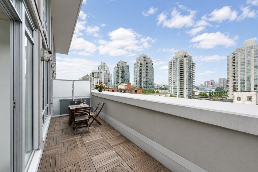 One-of-a-kind sub-penthouse at The Left Bank-a premier concrete - photo 28