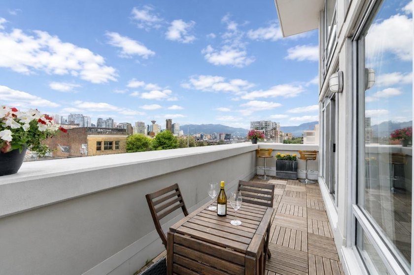One-of-a-kind sub-penthouse at The Left Bank-a premier concrete - photo 29
