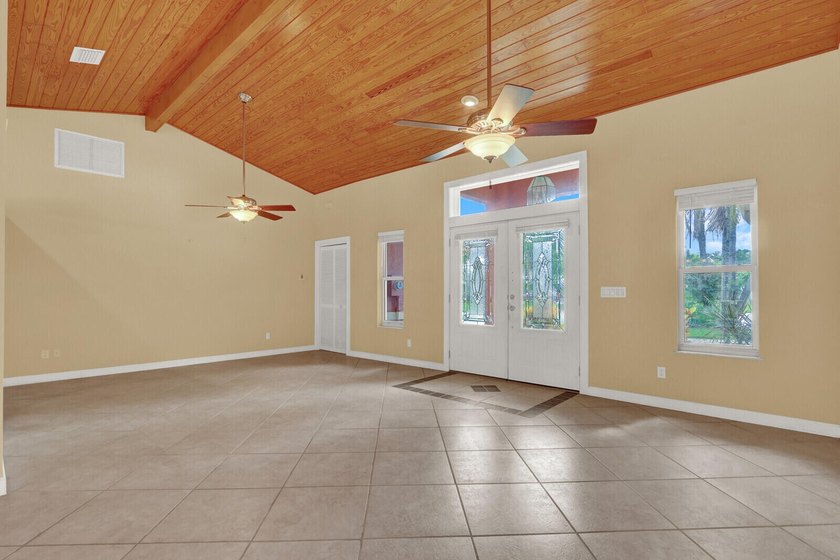 Welcome to Tequesta Country Club, where golf course living meets - photo 11