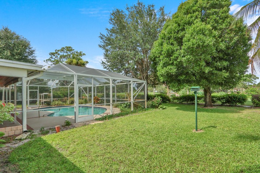 Welcome to Tequesta Country Club, where golf course living meets - photo 35