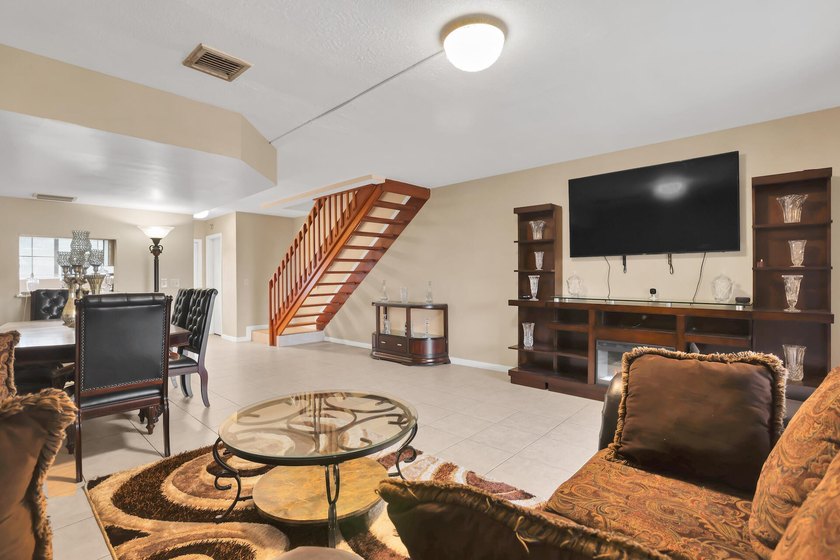 This charming lakefront 3-bedroom, 2.5-bath townhouse is ready - photo 9