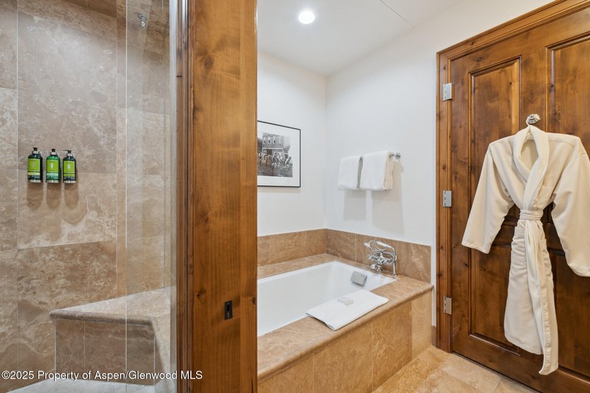 2024 renovations completed (including new decor, furniture - photo 21