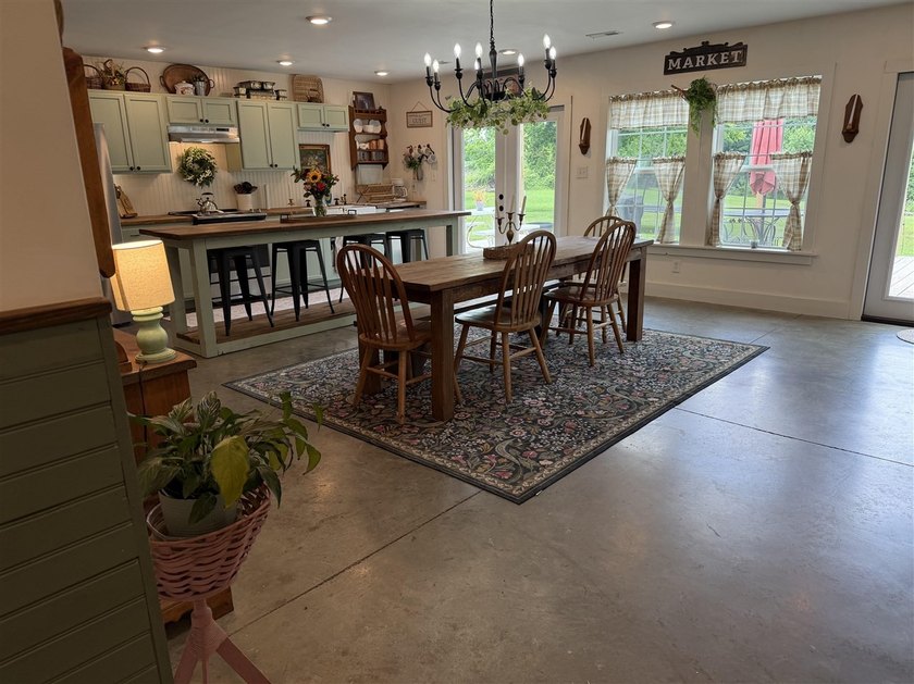 Escape to your own private retreat just minutes from Lake Malone - photo 22