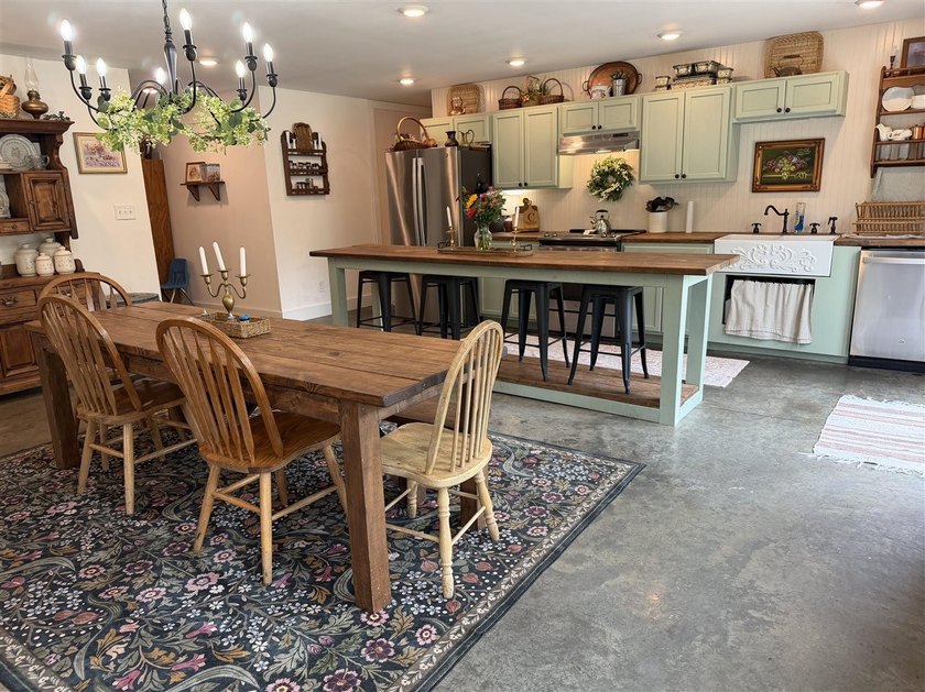 Escape to your own private retreat just minutes from Lake Malone - photo 23