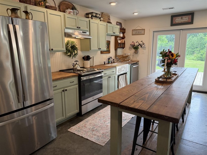 Escape to your own private retreat just minutes from Lake Malone - photo 25