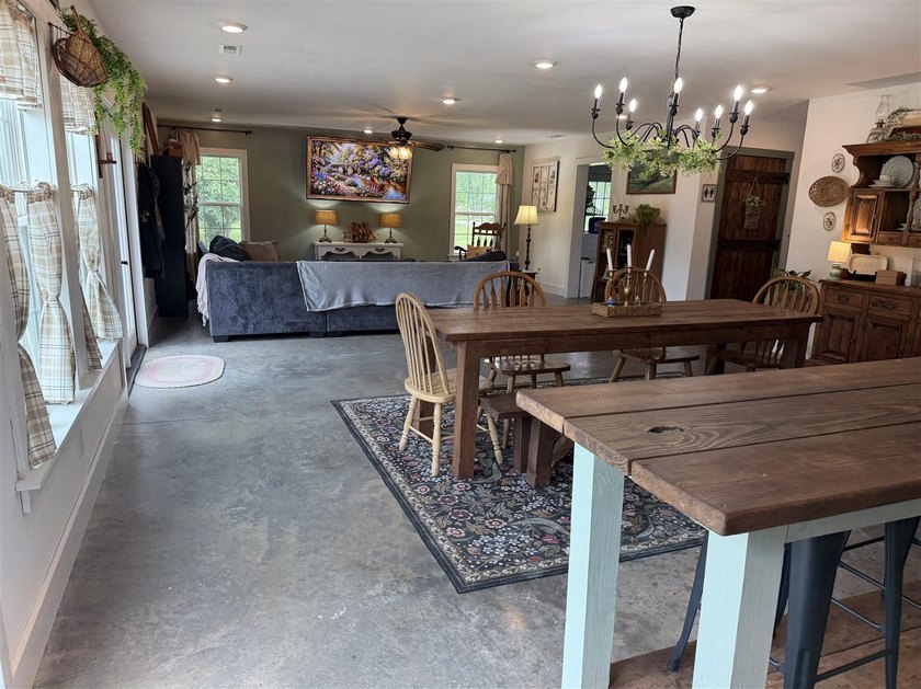 Escape to your own private retreat just minutes from Lake Malone - photo 27