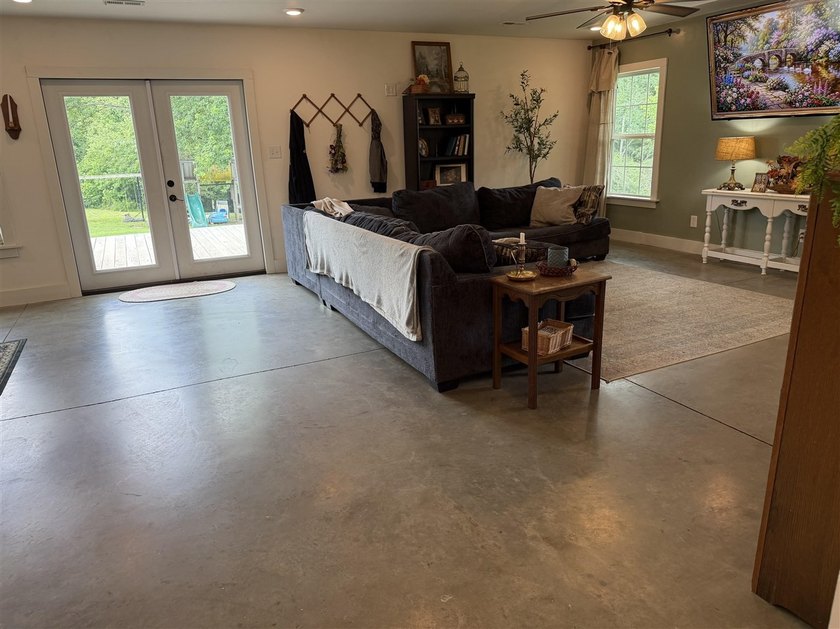 Escape to your own private retreat just minutes from Lake Malone - photo 32