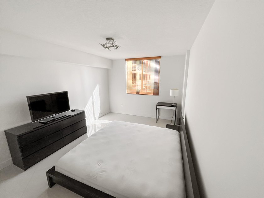 2775 NE 187th St 627 - photo 3