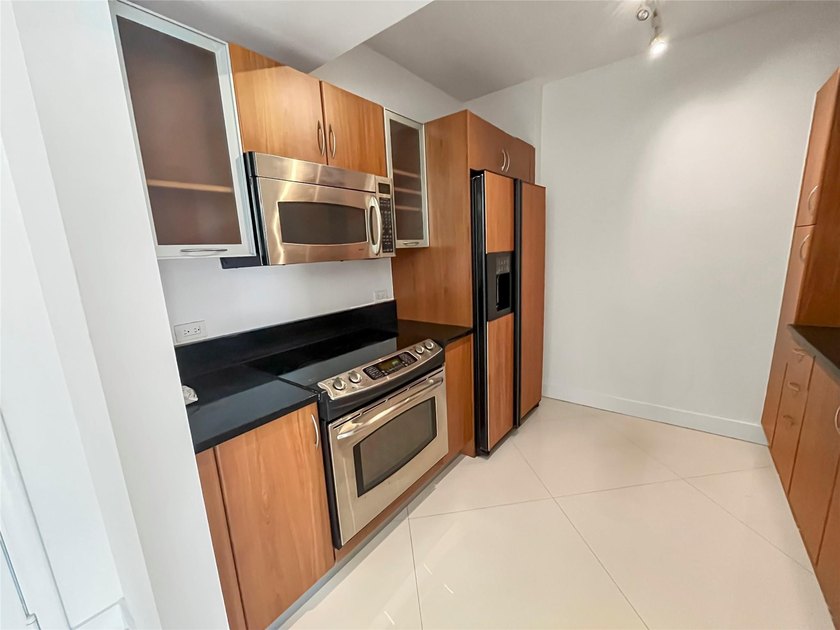 2775 NE 187th St 627 - photo 7