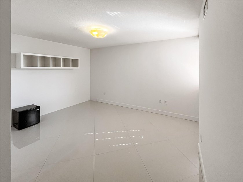2775 NE 187th St 627 - photo 8