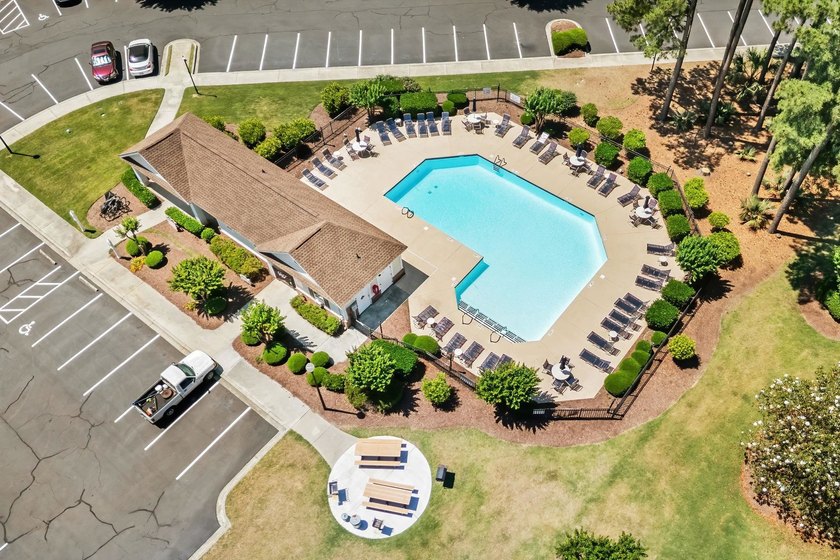 Meticulously maintained and beautifully updated, this 2BR/2BA - photo 41