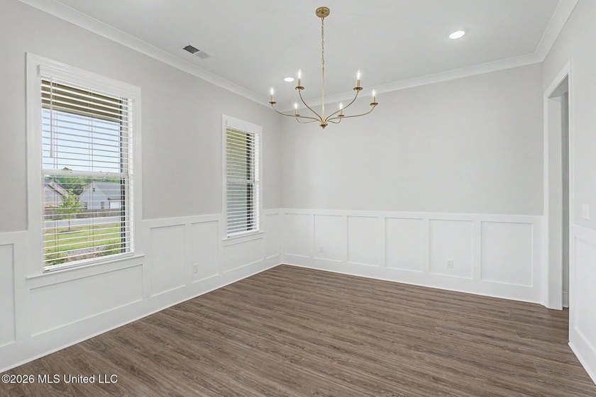 Custom-Built, Luxury NEW Construction on a 3/4 Acre Lot with new - photo 4