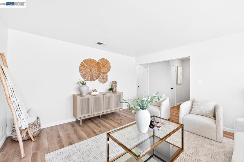 Welcome to this beautifully updated three-bedroom home offering - photo 3