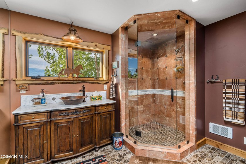 An Extraordinary Mountain Ranch In The Heart Of The Eastern - photo 35
