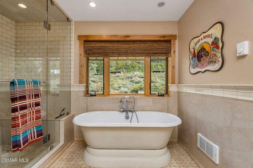 An Extraordinary Mountain Ranch In The Heart Of The Eastern - photo 39