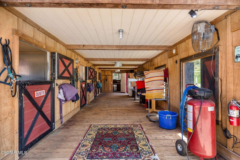 An Extraordinary Mountain Ranch In The Heart Of The Eastern - photo 49