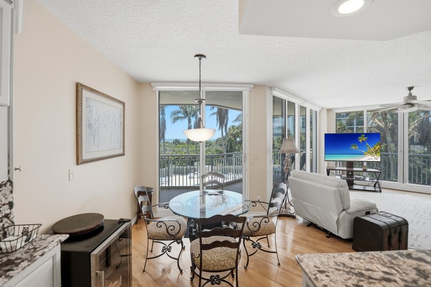 Sun-drenched oceanfront luxury awaits in this stunning SE corner - photo 12