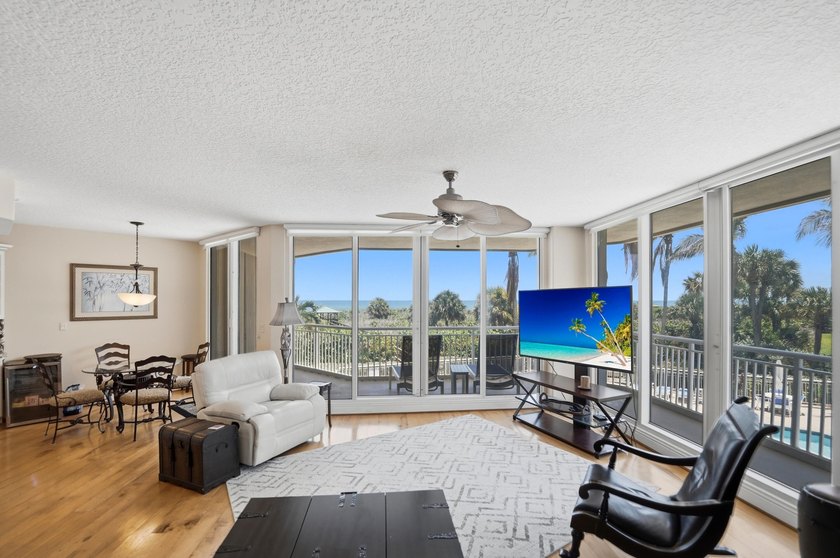Sun-drenched oceanfront luxury awaits in this stunning SE corner - photo 13