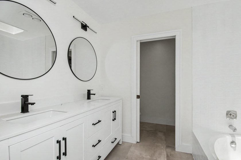 This beautifully updated 3-bedroom, 2-bathroom residence offers - photo 28