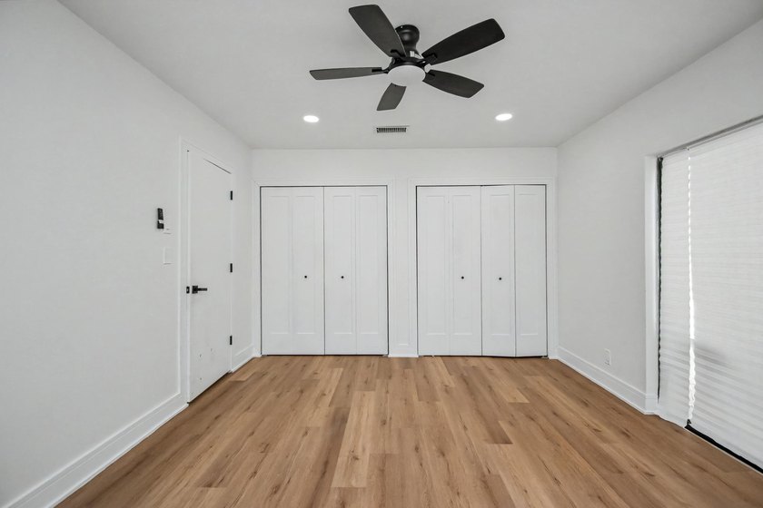 This beautifully updated 3-bedroom, 2-bathroom residence offers - photo 31