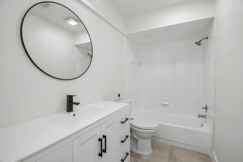 This beautifully updated 3-bedroom, 2-bathroom residence offers - photo 33