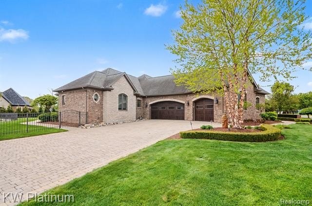 Sprawling 4,162 square foot custom ranch designed with a - photo 2