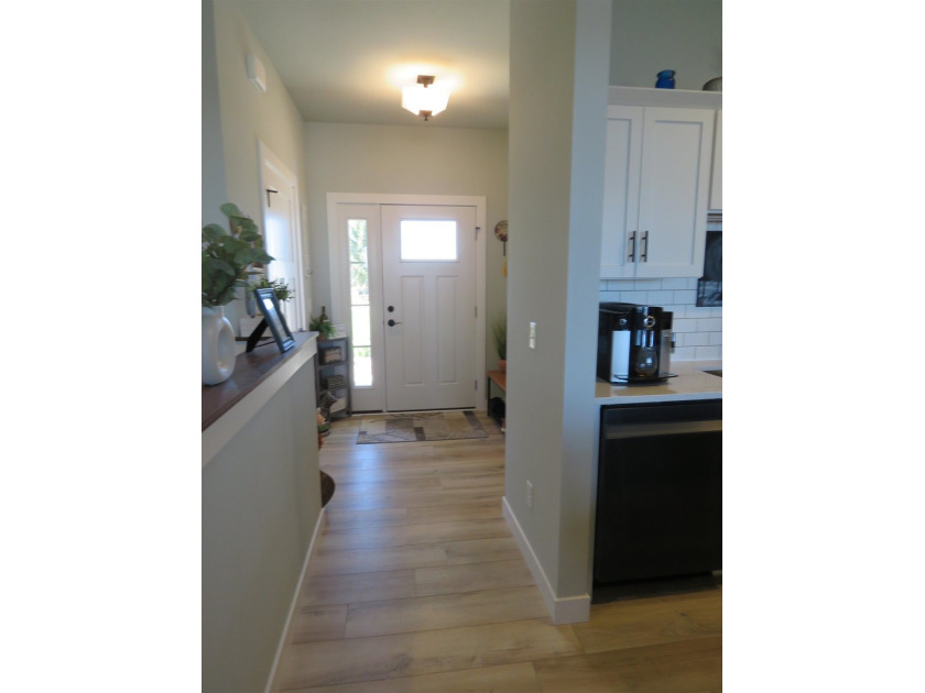 Beautiful, immaculate, and ready to move in Ranch on Fox Lake - photo 14