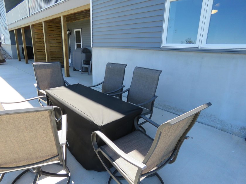 Beautiful, immaculate, and ready to move in Ranch on Fox Lake - photo 30