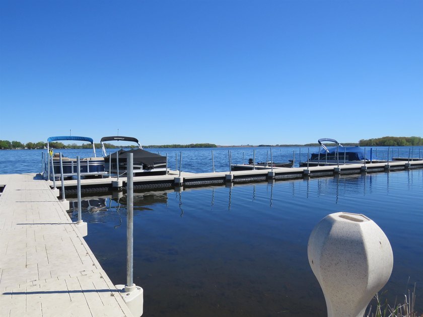 Beautiful, immaculate, and ready to move in Ranch on Fox Lake - photo 35