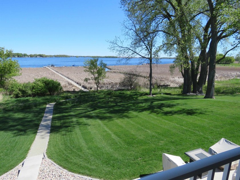 Beautiful, immaculate, and ready to move in Ranch on Fox Lake - photo 40