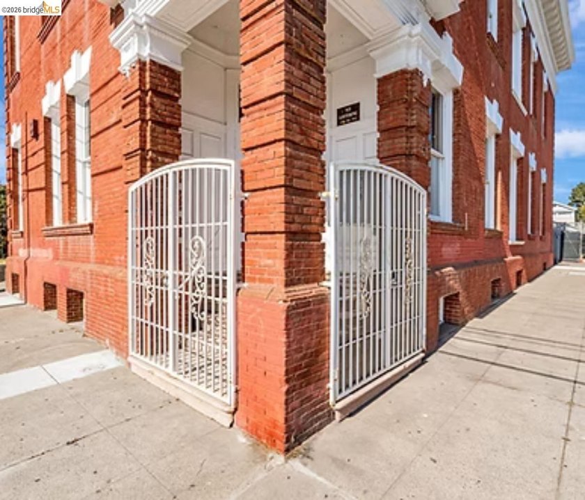 This two-story commercial property, built in 1906, offers 5,600 - photo 2