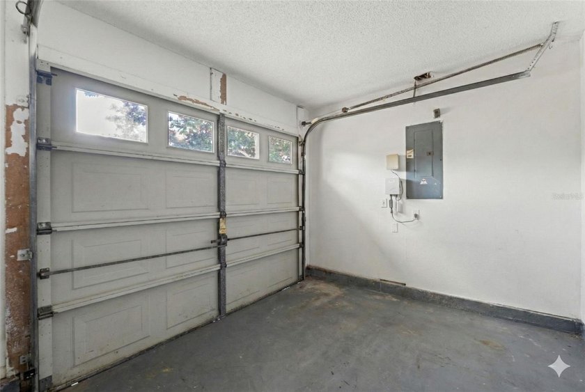 Under contract-accepting backup offers. HUGE Price reduction! - photo 45