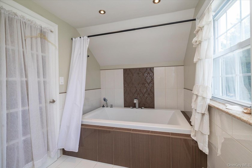 Introducing 2445 Columbus Avenue, a beautifully appointed - photo 24