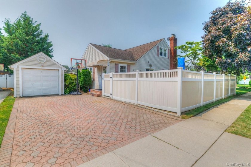 Introducing 2445 Columbus Avenue, a beautifully appointed - photo 34