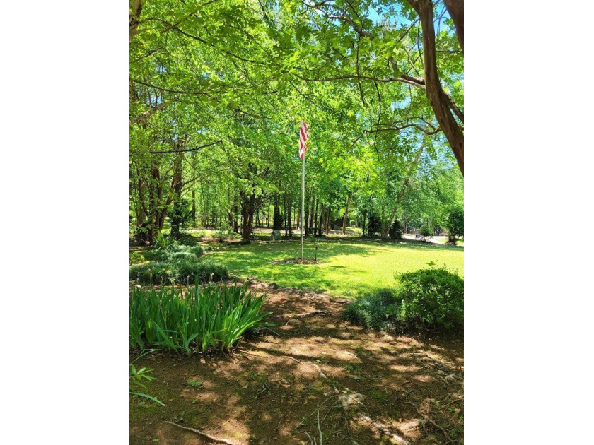 Enjoy waterfront living on Lake Murray. Beautiful home with a - photo 2