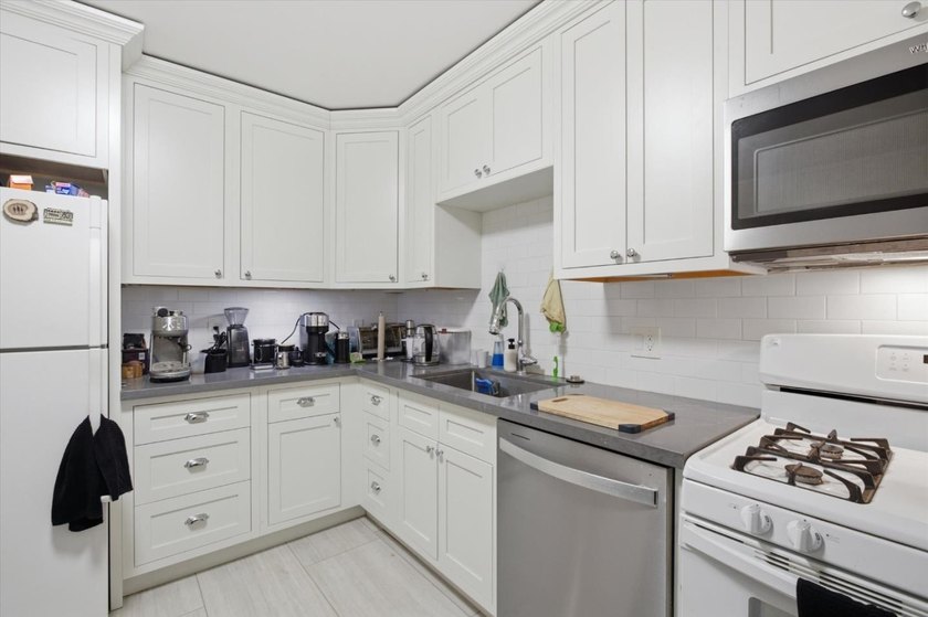 Welcome to this turnkey multi-unit investment opportunity in the - photo 14