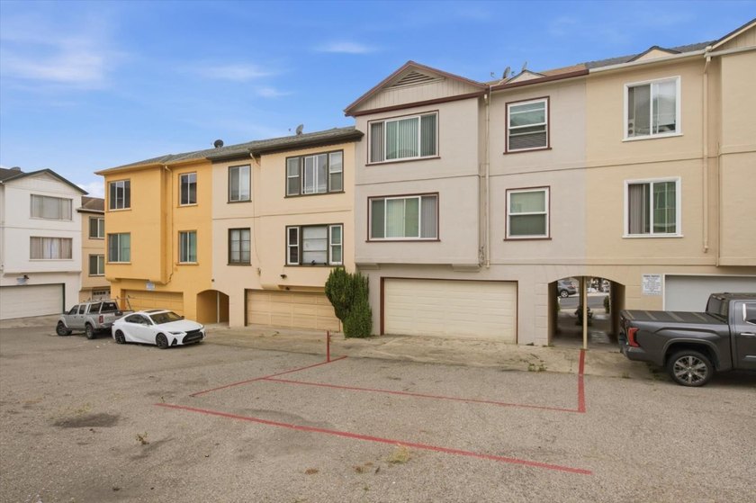 Welcome to this turnkey multi-unit investment opportunity in the - photo 23