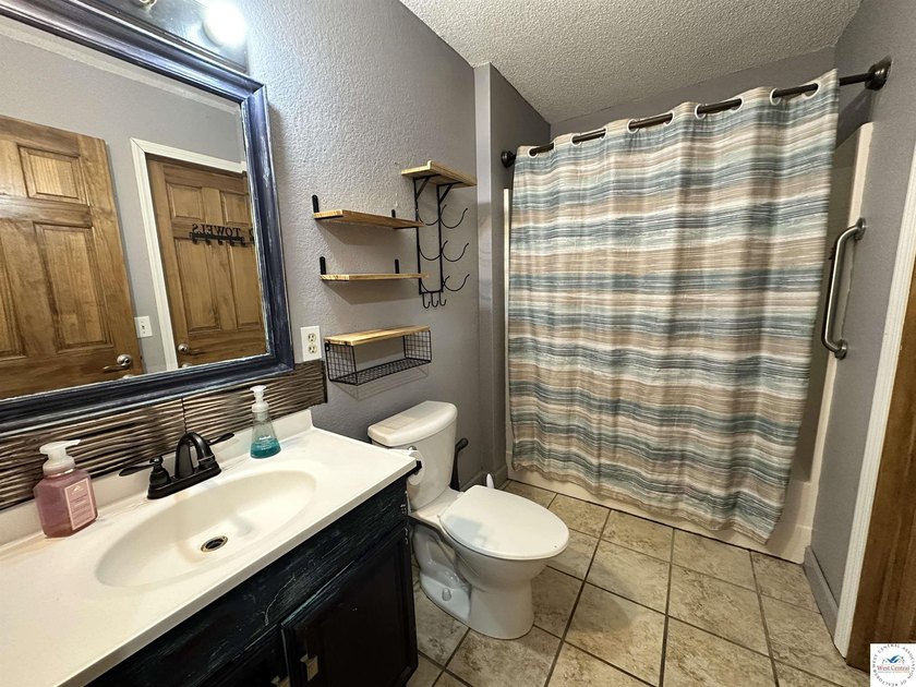 4-bed, 2-bath home in Warsaw featuring an open floor plan - photo 17