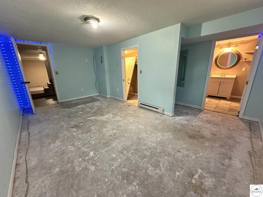4-bed, 2-bath home in Warsaw featuring an open floor plan - photo 24