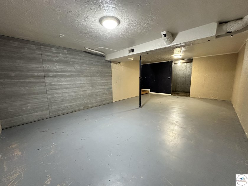 4-bed, 2-bath home in Warsaw featuring an open floor plan - photo 26