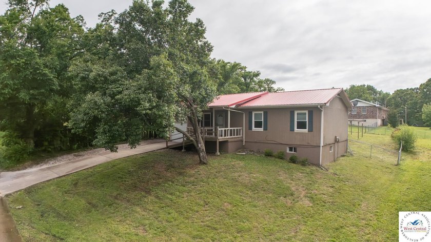 4-bed, 2-bath home in Warsaw featuring an open floor plan - photo 31