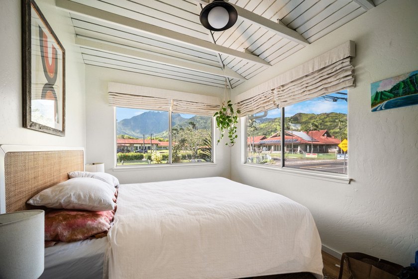Unmatched flexibility meets prime location. Situated in the - photo 4