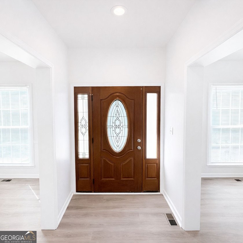 Welcome to 601 Mountain Harbor in Stone Mountain, where space - photo 6