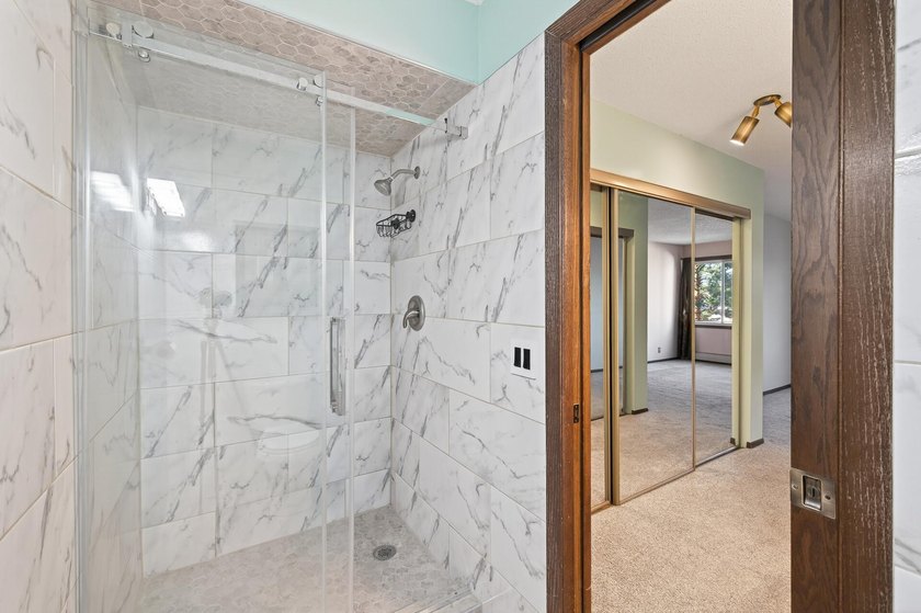 Experience comfortable, low-maintenance living in this - photo 12
