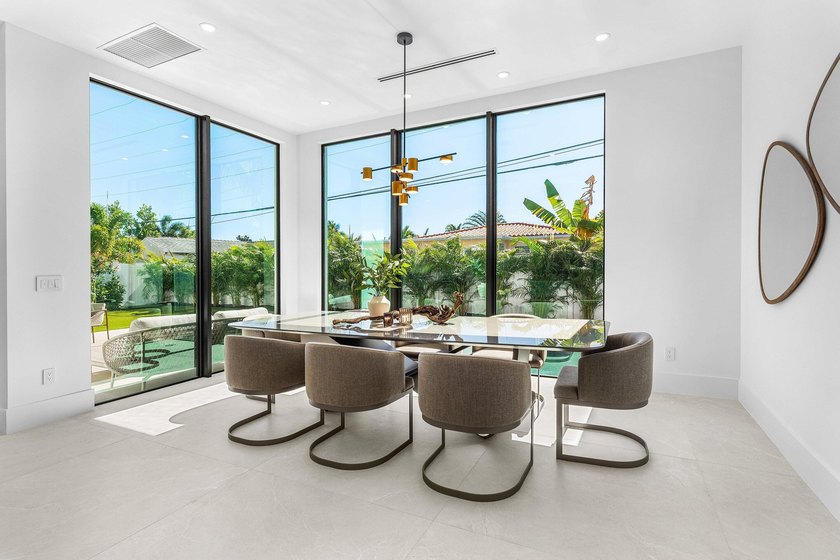 Located in Boca Raton's coveted Golden Triangle, this - photo 3