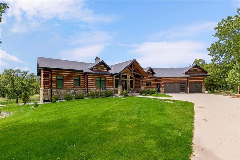 Experience the perfect blend of rustic elegance and modern - photo 3