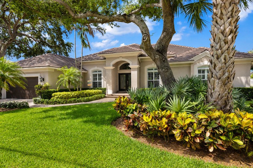 Impeccably maintained, this beautifully renovated home offers - photo 2