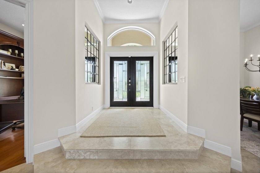 Impeccably maintained, this beautifully renovated home offers - photo 8