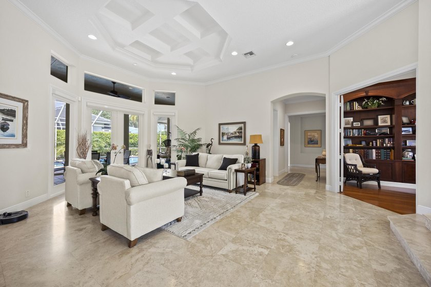 Impeccably maintained, this beautifully renovated home offers - photo 9