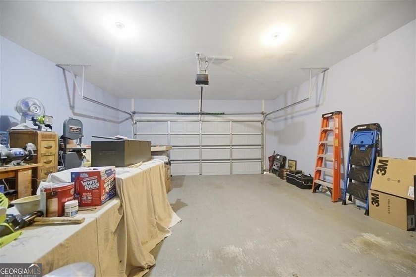 Welcome home to this beautifully maintained ranch-style townhome - photo 24